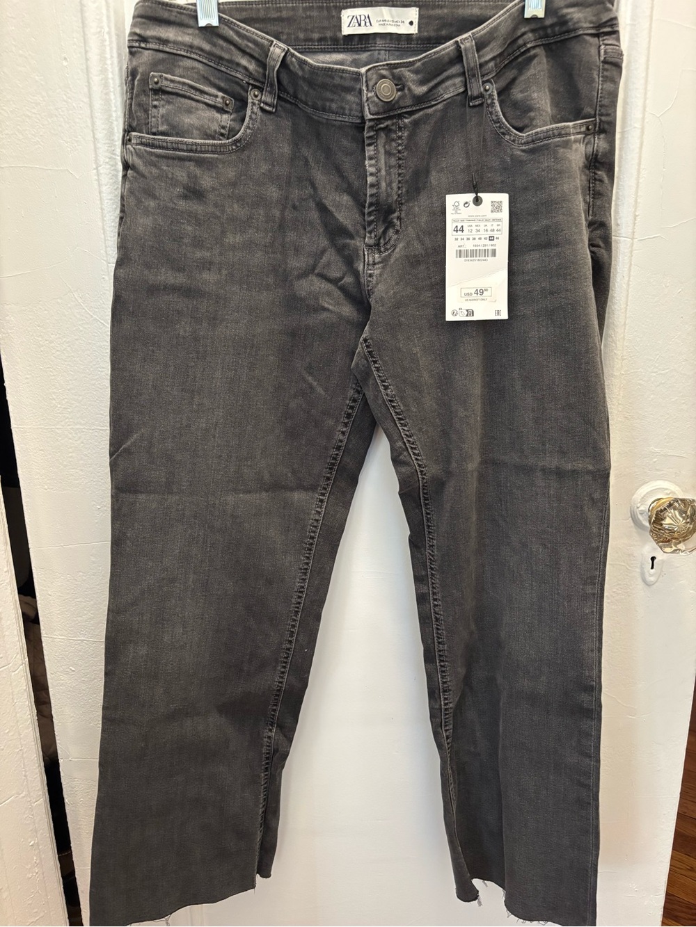 ZARA Low Rise Cropped Jeans - Charcoal Gray